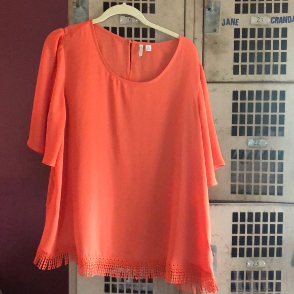 Super cute Orange blouse with decorative bottom - Picture 1 of 2